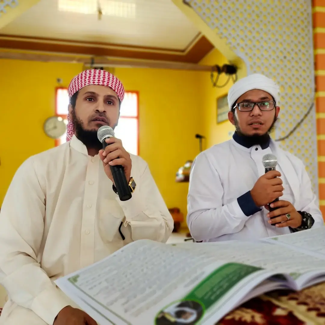 Ustadz Sayuti Ambia bersama Syaikh Ghazi Ibnu Sulaiman Al-Faqih, penulis kitab Riyadhotul Huruf